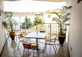 Maxlot Hotel Acra Exterior foto
