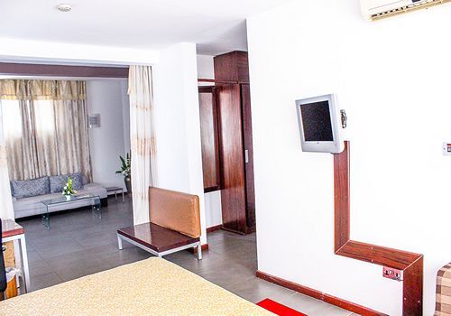 Maxlot Hotel Acra Exterior foto